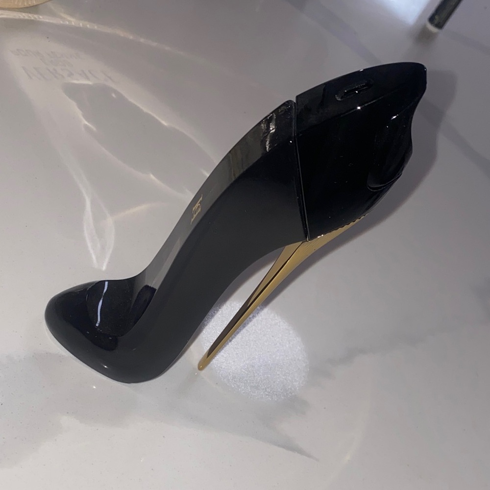 Carolina Herrera Good Girl perfume